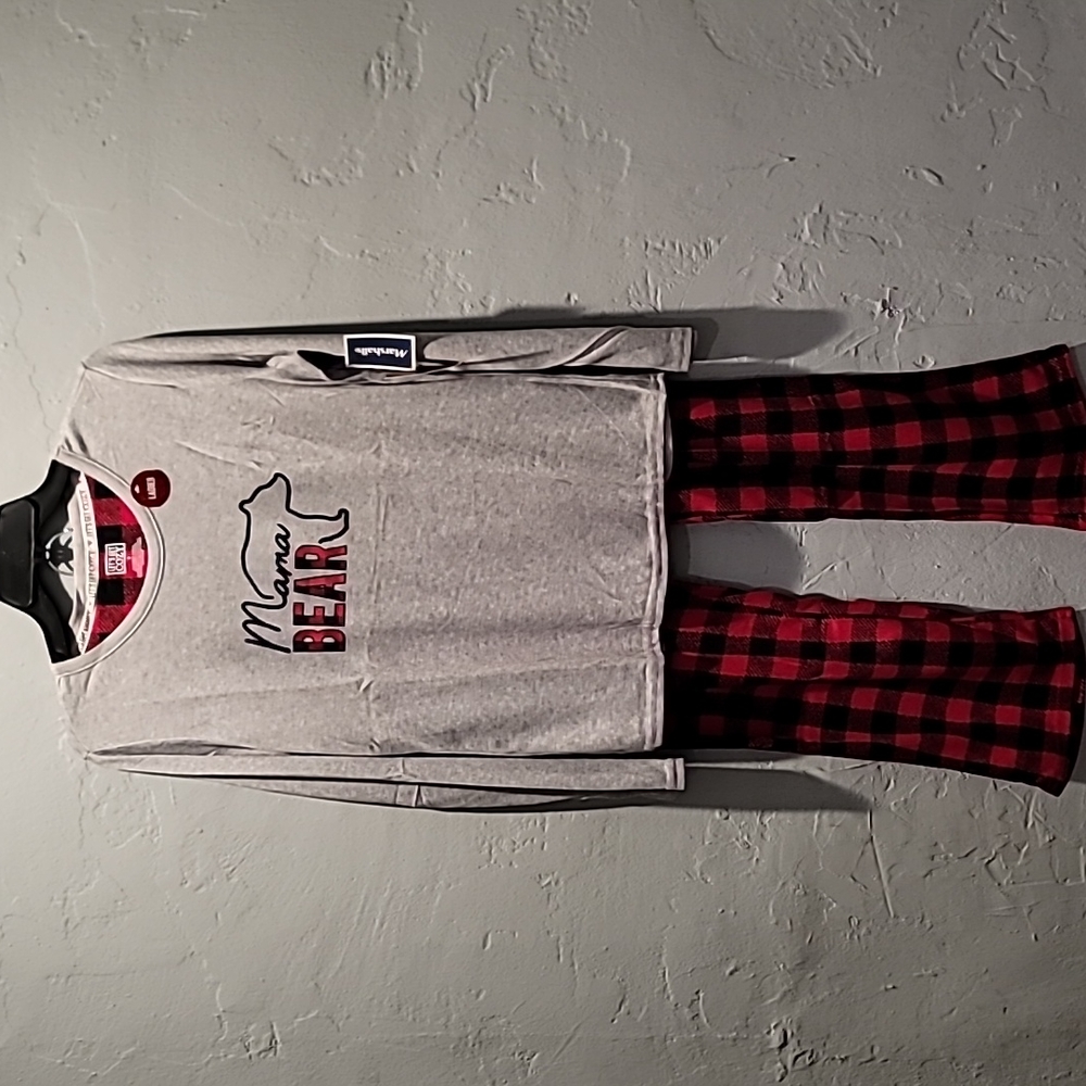 Buffalo plaid Mama 🐻 pajama set